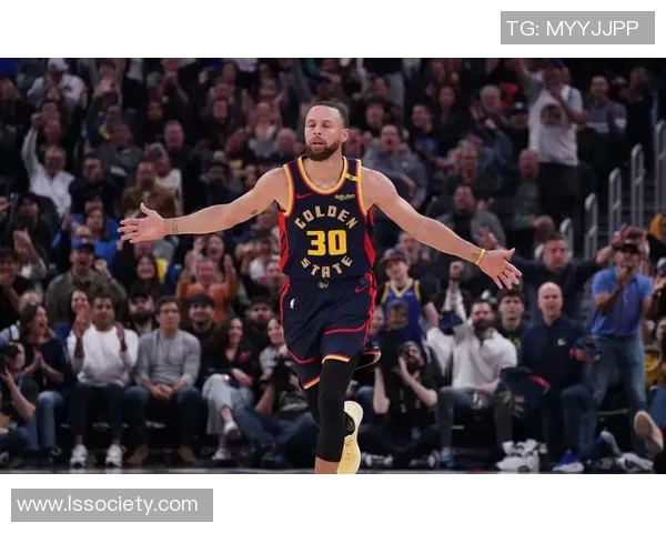 勇士与快船季后赛激战正酣精彩直播全程回顾与分析