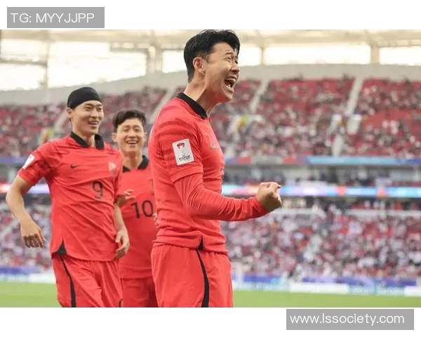 孙兴O的足球传奇之路与亚洲球员崛起的时代变迁探讨